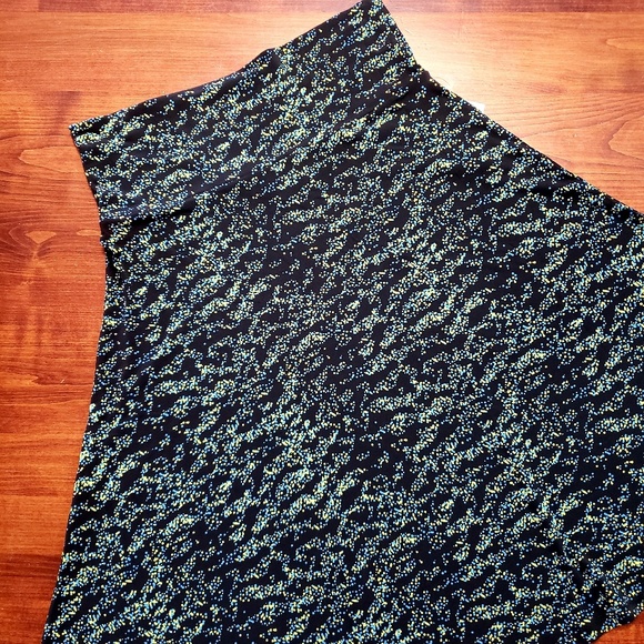 Lularoe Azure Skirt - Picture 1 of 3